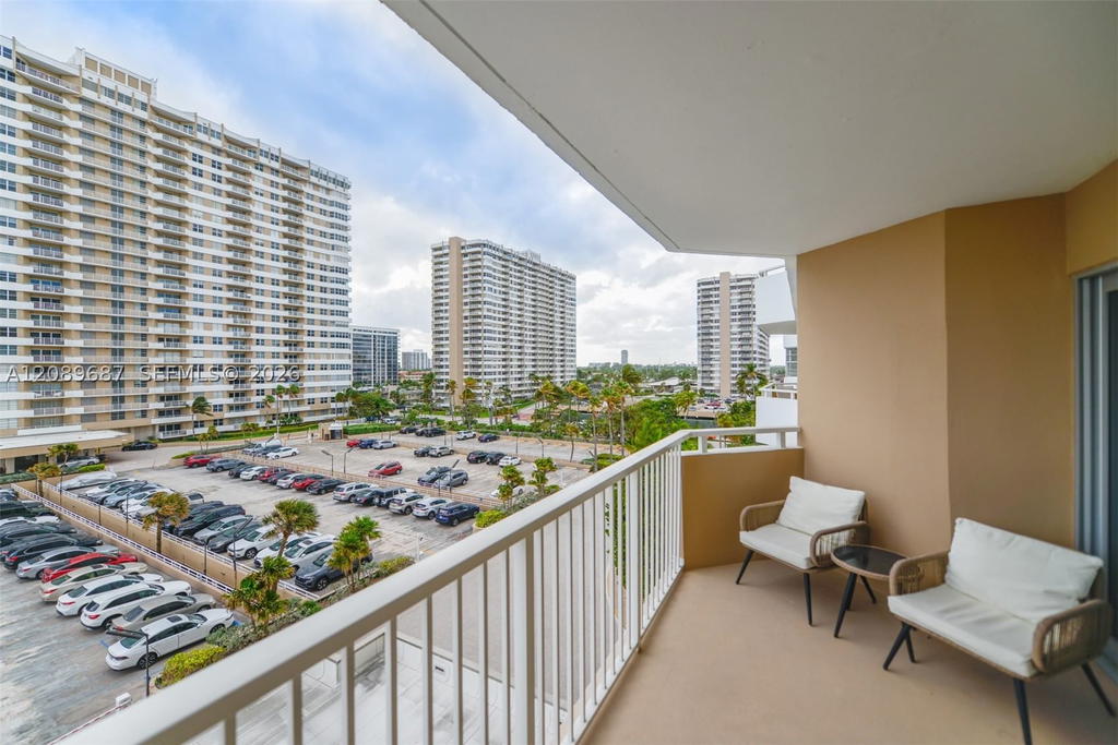 Real estate property located at 1950 Ocean Dr #5A, Broward, Hemispheres Condo, Hallandale Beach, FL