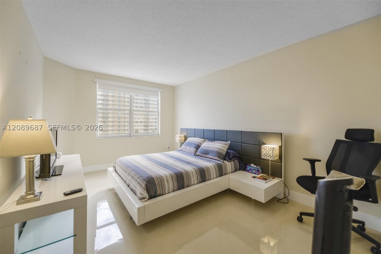 Real estate property located at 1950 Ocean Dr #5A, Broward, Hemispheres Condo, Hallandale Beach, FL