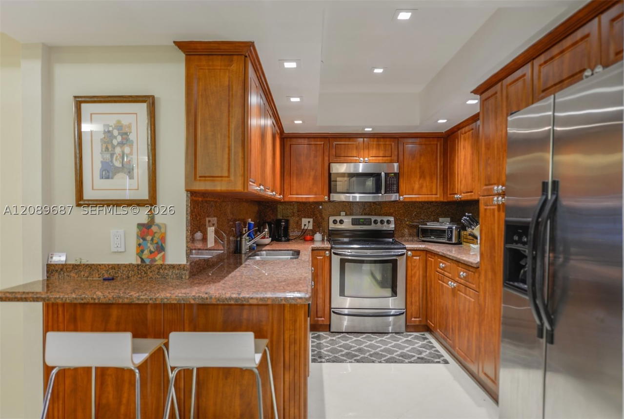 Real estate property located at 1950 Ocean Dr #5A, Broward, Hemispheres Condo, Hallandale Beach, FL