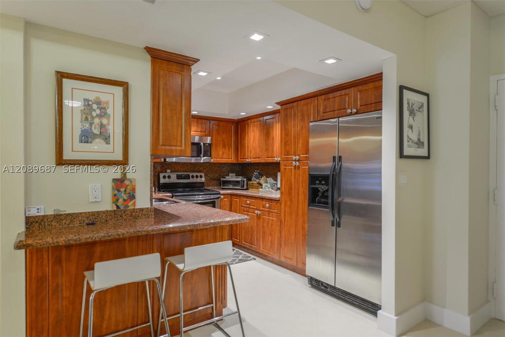 Real estate property located at 1950 Ocean Dr #5A, Broward, Hemispheres Condo, Hallandale Beach, FL