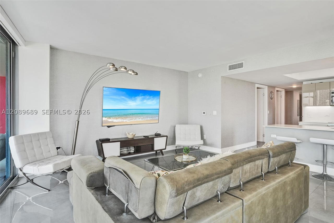 Real estate property located at 2600 Hallandale Beach Blvd T1002, Broward, Beachwalk Condominium, Hallandale Beach, FL
