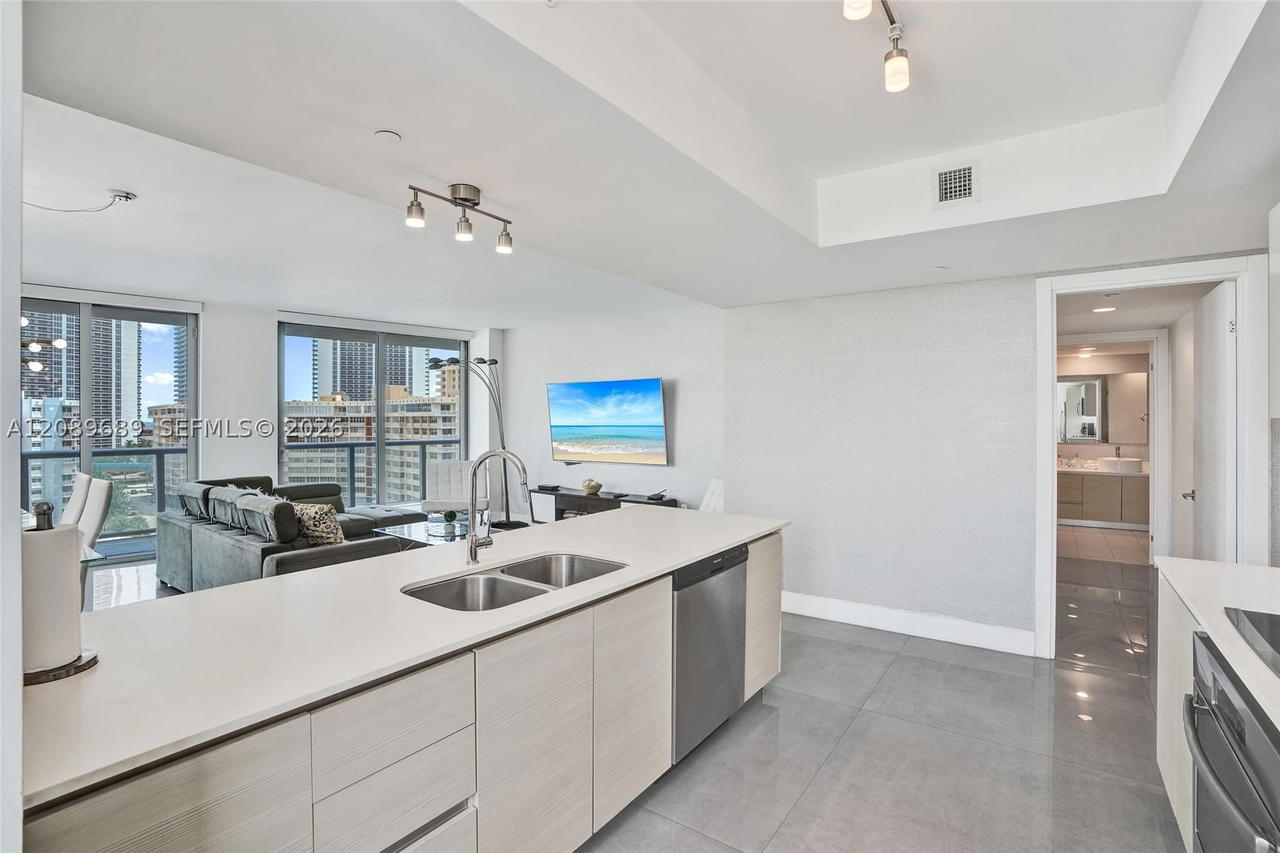 Real estate property located at 2600 Hallandale Beach Blvd T1002, Broward, Beachwalk Condominium, Hallandale Beach, FL