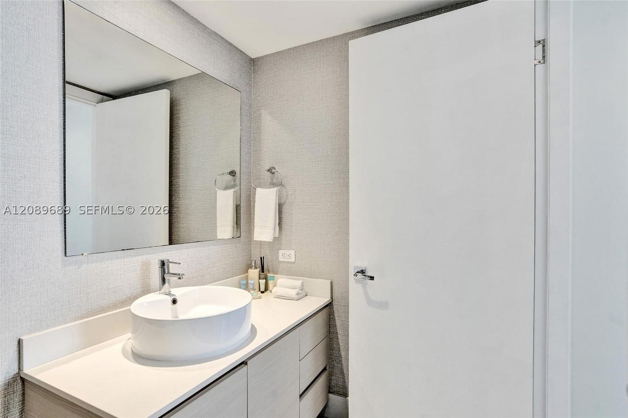 Real estate property located at 2600 Hallandale Beach Blvd T1002, Broward, Beachwalk Condominium, Hallandale Beach, FL