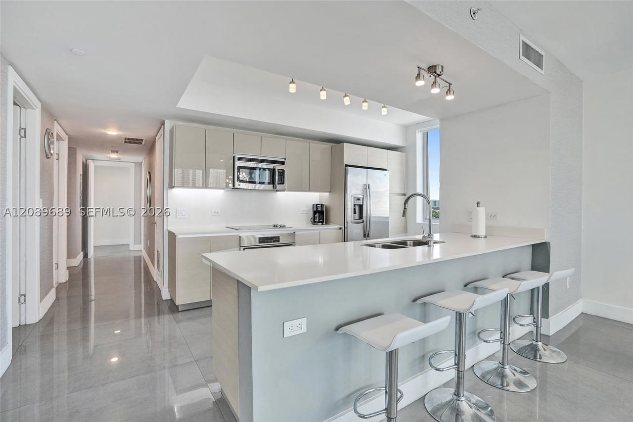 Real estate property located at 2600 Hallandale Beach Blvd T1002, Broward, Beachwalk Condominium, Hallandale Beach, FL