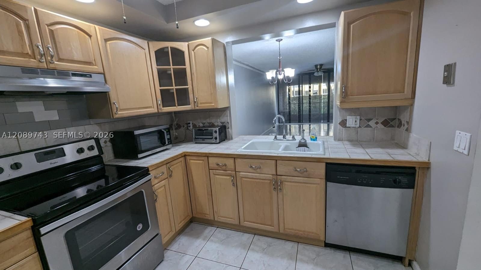 Real estate property located at 8592 Sunrise Blvd #105, Broward, Jacaranda Heights Condo, Plantation, FL