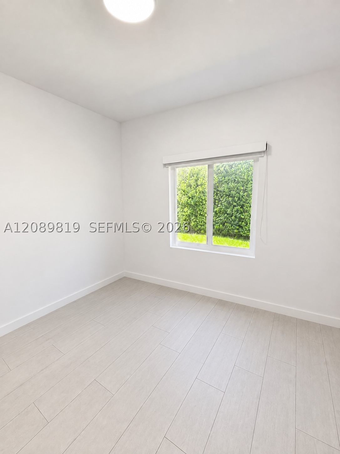 Real estate property located at 18700 21st Ave, Miami-dade, Sky Lake, North Miami Beach, FL