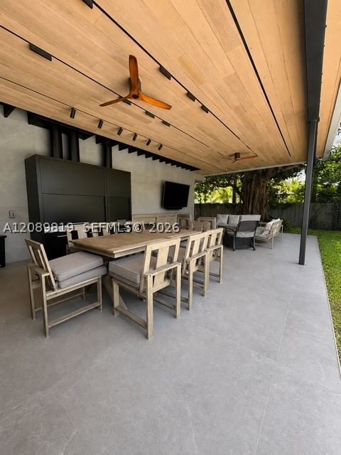 Real estate property located at 18700 21st Ave, Miami-dade, Sky Lake, North Miami Beach, FL