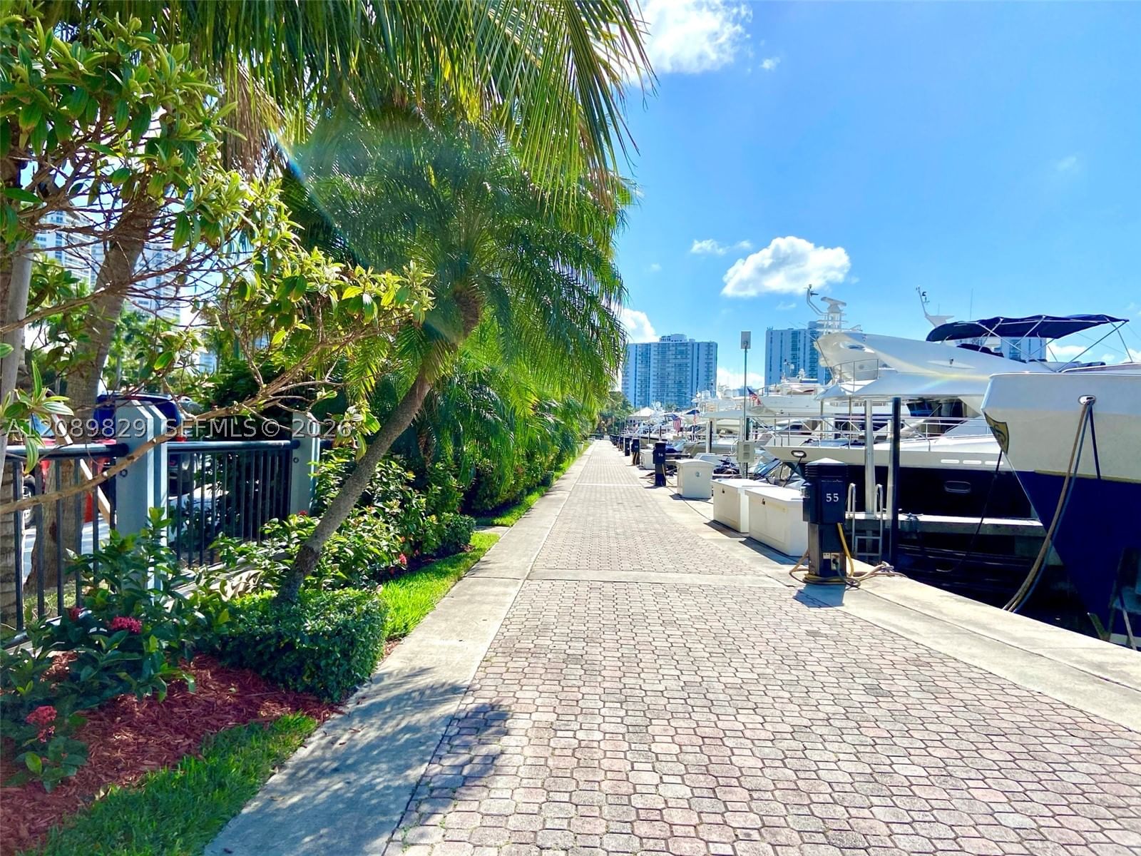 Real estate property located at 3601 207th St, Miami-dade, Waterways Marina Condo, Aventura, FL