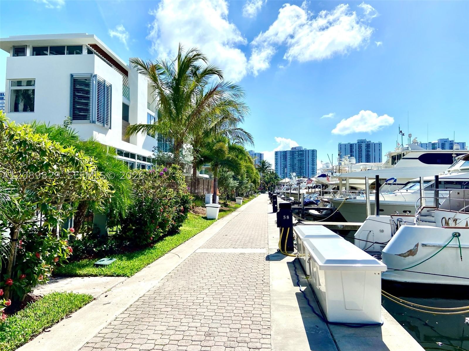 Real estate property located at 3601 207th St, Miami-dade, Waterways Marina Condo, Aventura, FL