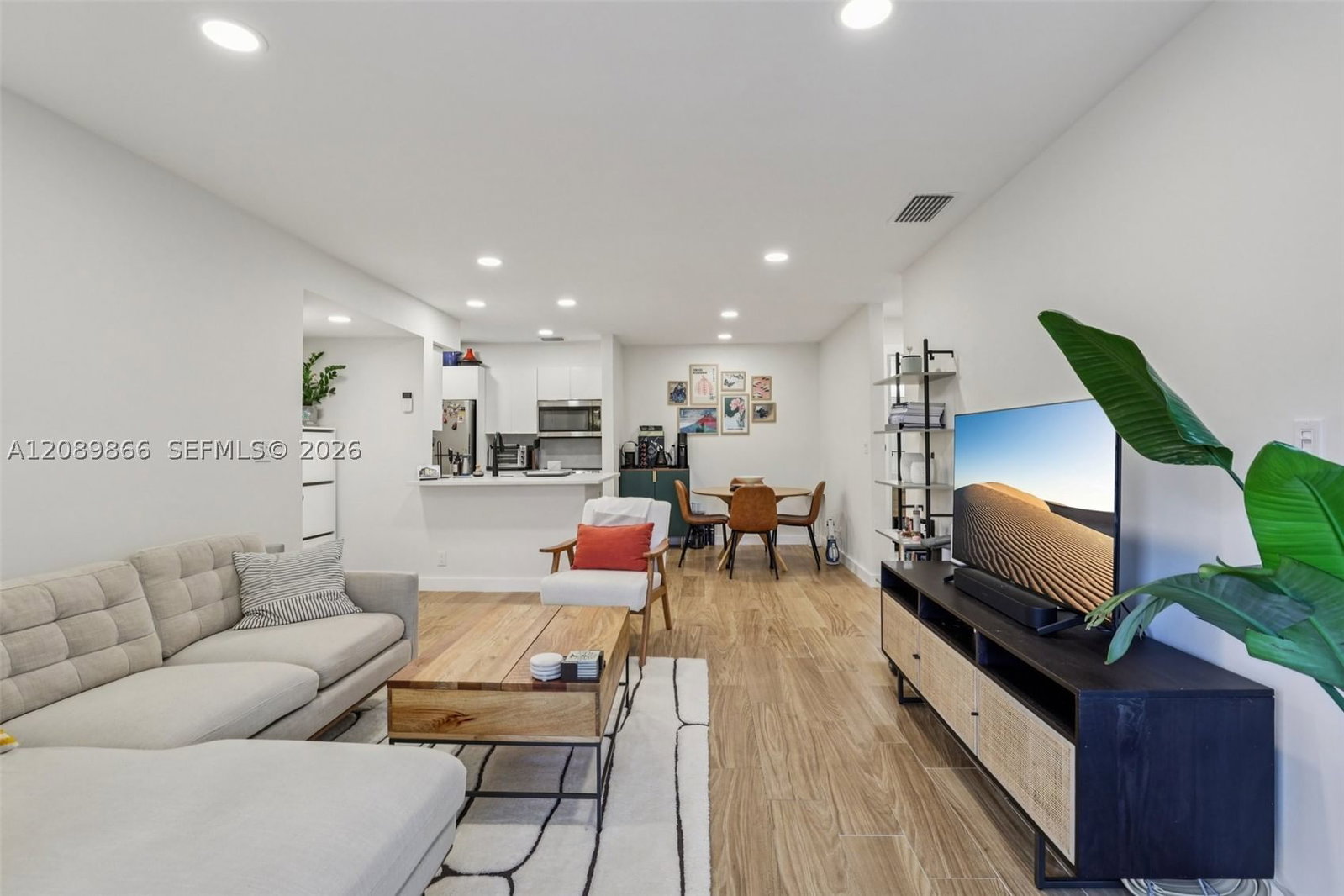 Real estate property located at 2926 University Dr #6204, Broward, Sundance At Davie Condo, Davie, FL