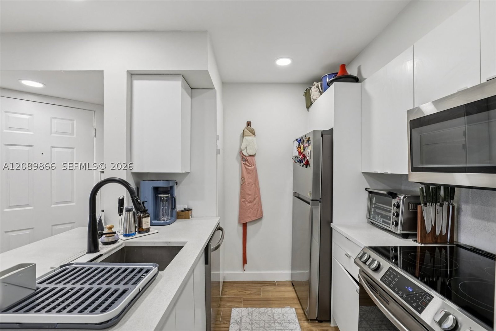 Real estate property located at 2926 University Dr #6204, Broward, Sundance At Davie Condo, Davie, FL
