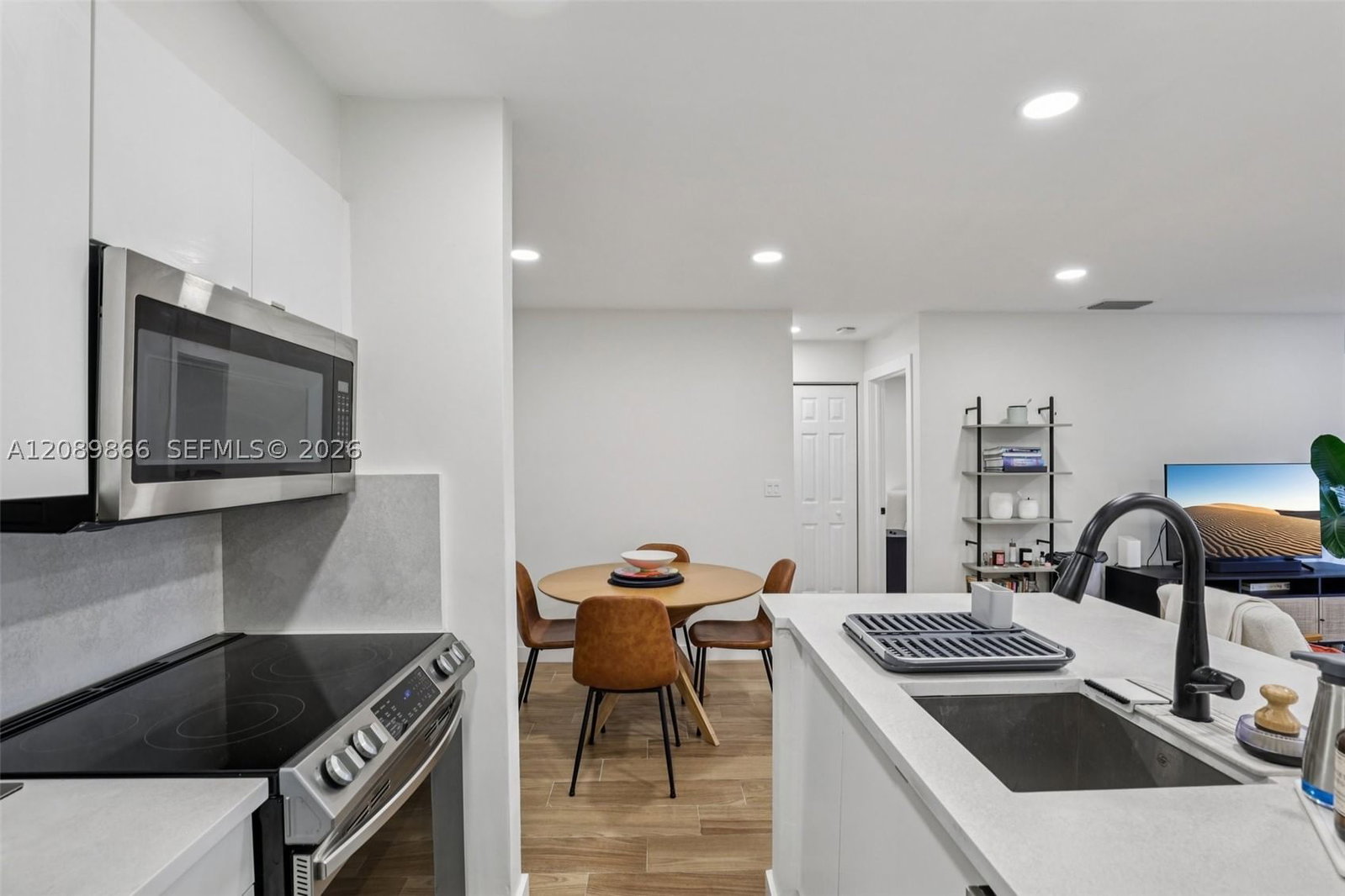 Real estate property located at 2926 University Dr #6204, Broward, Sundance At Davie Condo, Davie, FL