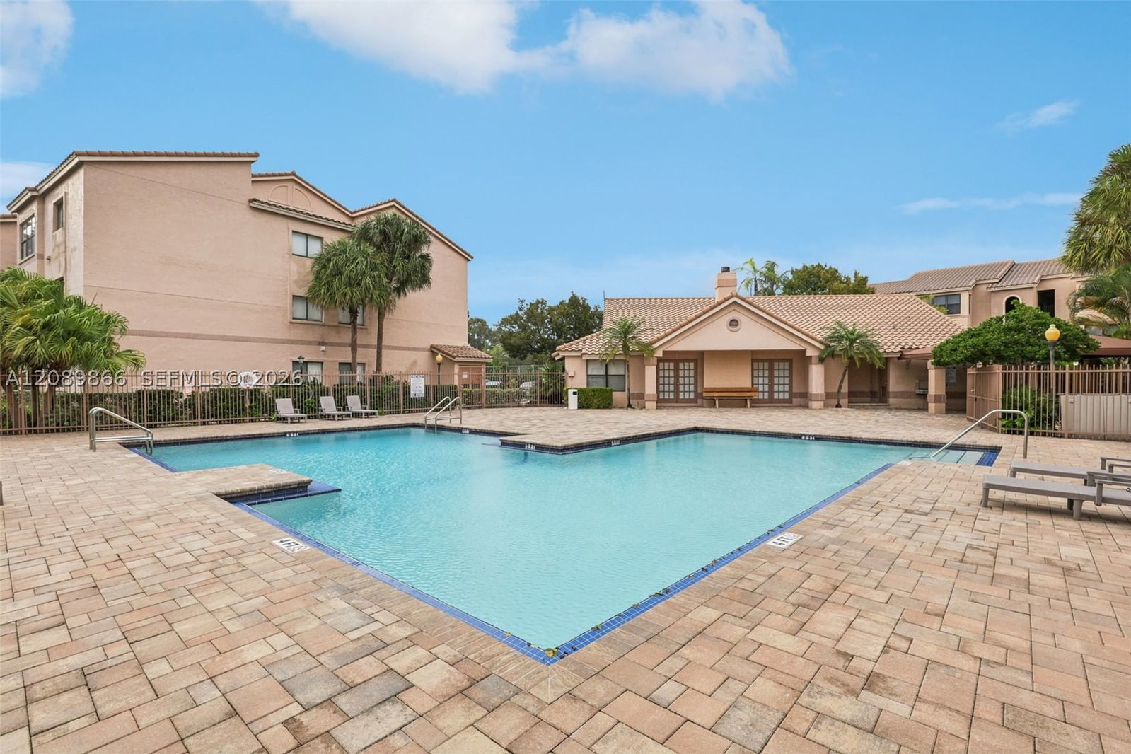 Real estate property located at 2926 University Dr #6204, Broward, Sundance At Davie Condo, Davie, FL
