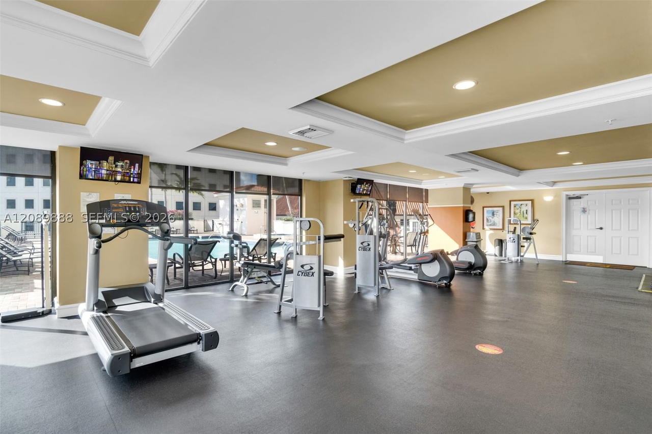 Real estate property located at 888 Douglas Rd #1516, Miami-dade, Puerta De Palmas Condo, Coral Gables, FL