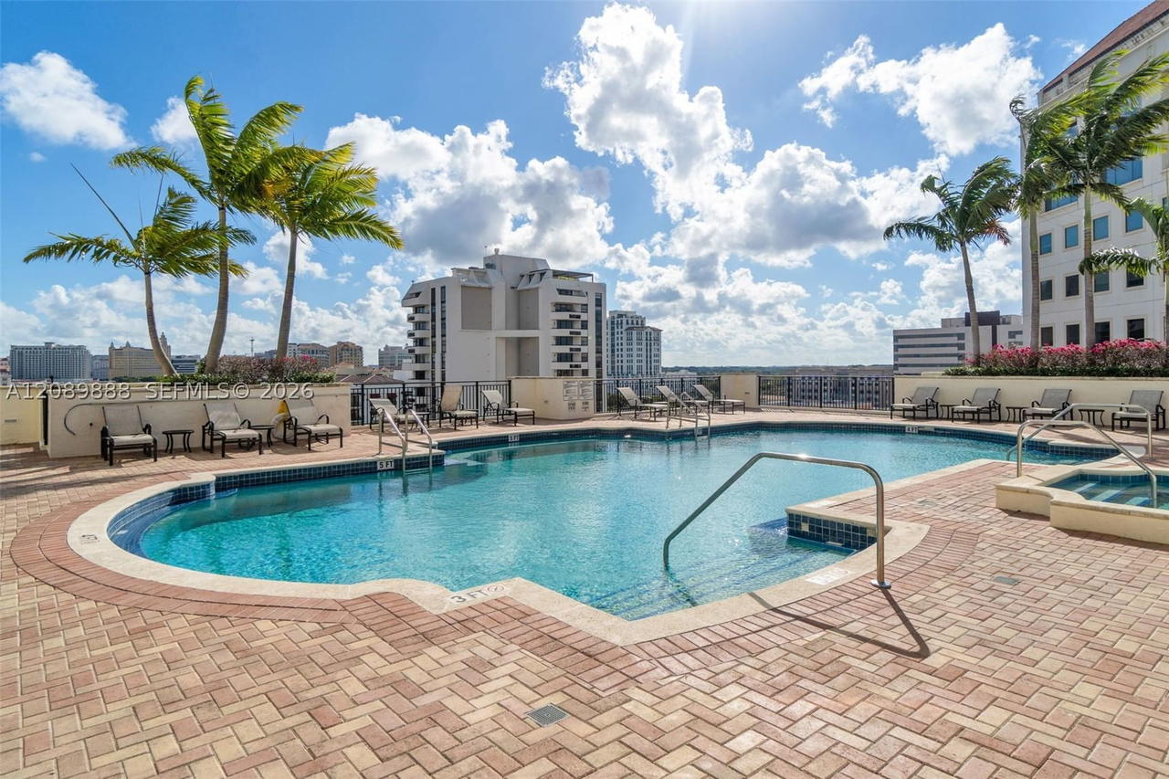 Real estate property located at 888 Douglas Rd #1516, Miami-dade, Puerta De Palmas Condo, Coral Gables, FL