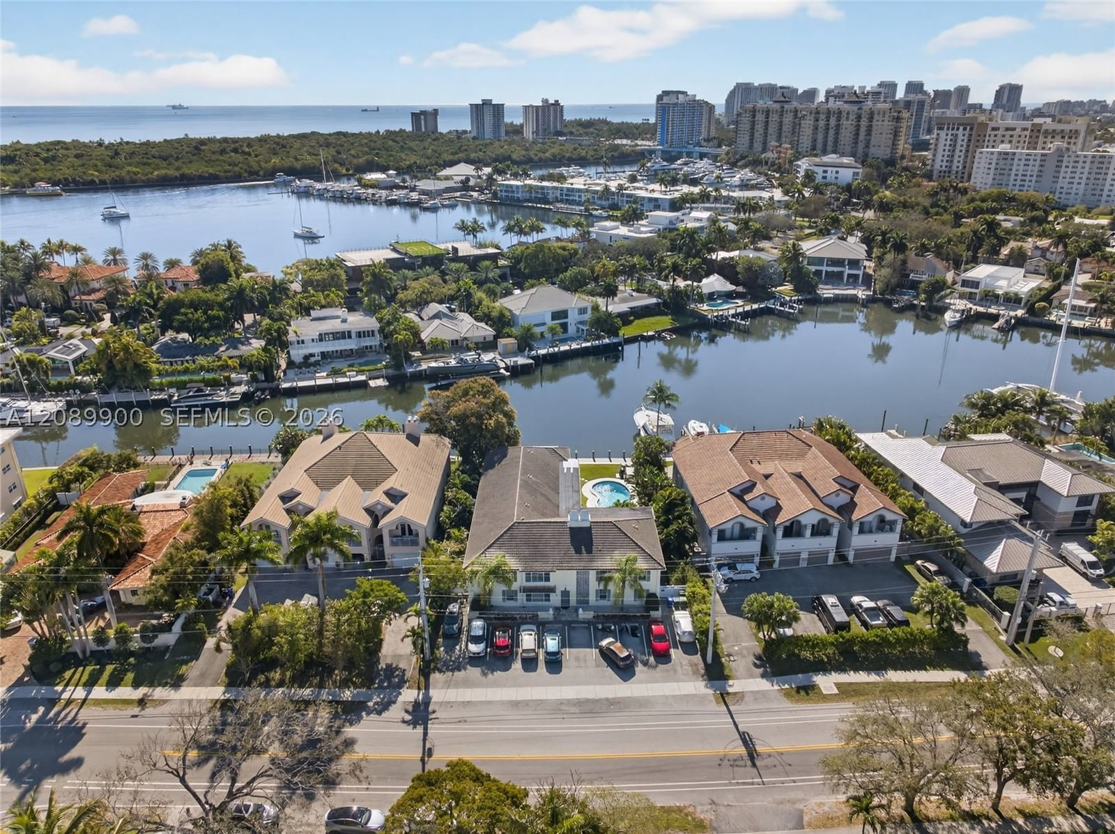 Real estate property located at 1308 Bayview Dr #2B, Broward, Hampton East Condo, Fort Lauderdale, FL
