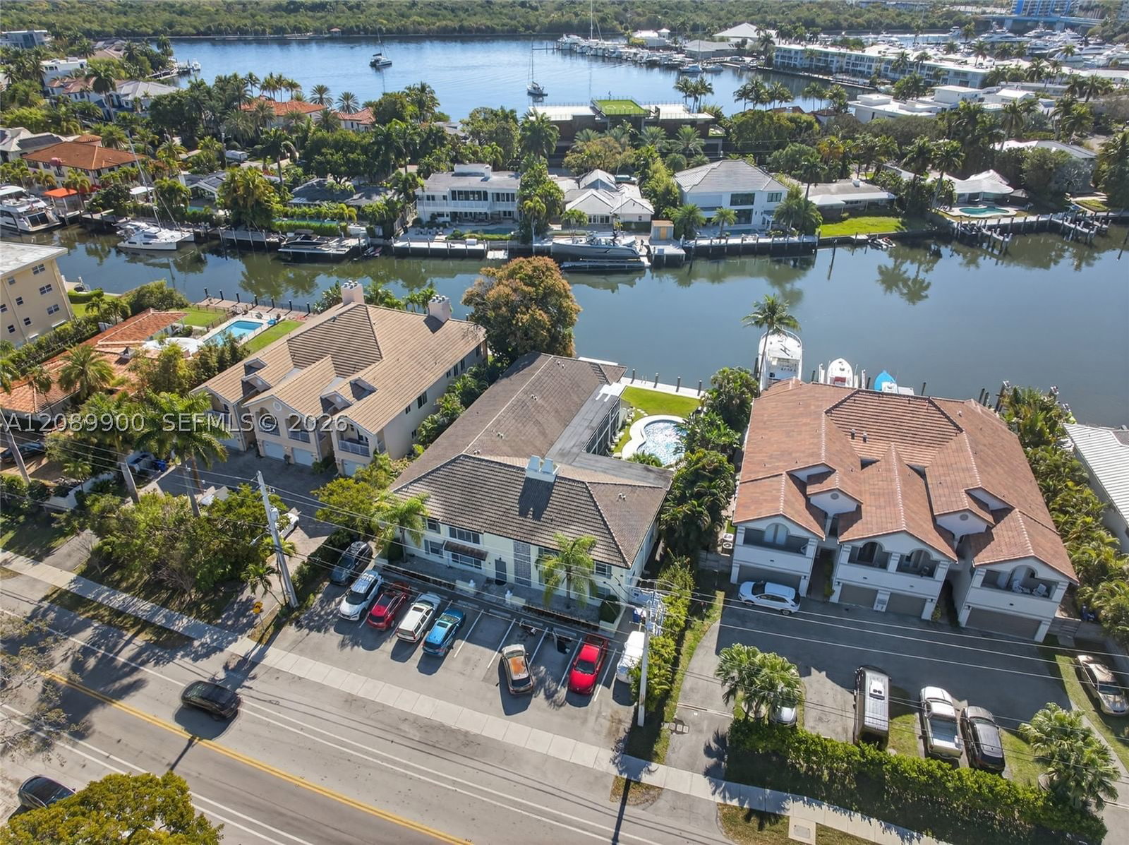 Real estate property located at 1308 Bayview Dr #2B, Broward, Hampton East Condo, Fort Lauderdale, FL