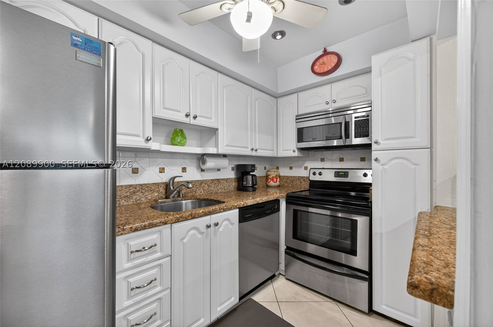 Real estate property located at 1308 Bayview Dr #2B, Broward, Hampton East Condo, Fort Lauderdale, FL