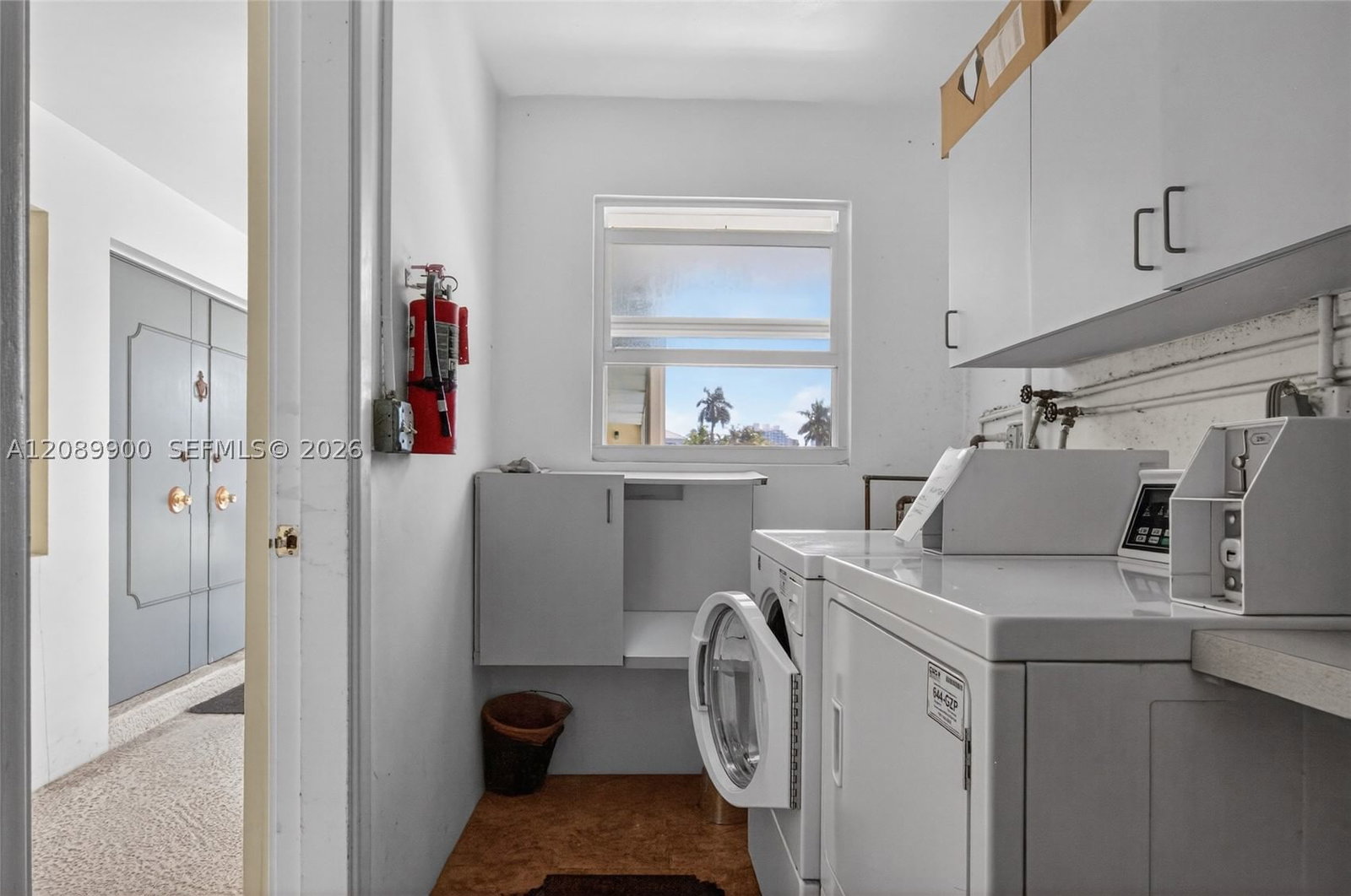 Real estate property located at 1308 Bayview Dr #2B, Broward, Hampton East Condo, Fort Lauderdale, FL