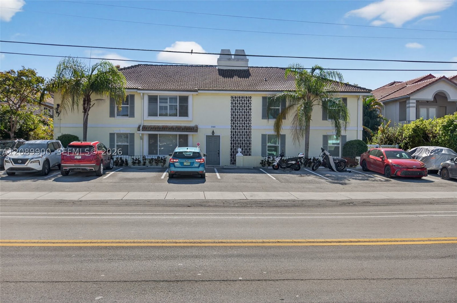 Real estate property located at 1308 Bayview Dr #2B, Broward, Hampton East Condo, Fort Lauderdale, FL