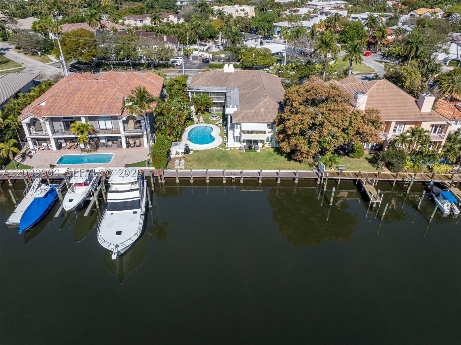 Real estate property located at 1308 Bayview Dr #2B, Broward, Hampton East Condo, Fort Lauderdale, FL