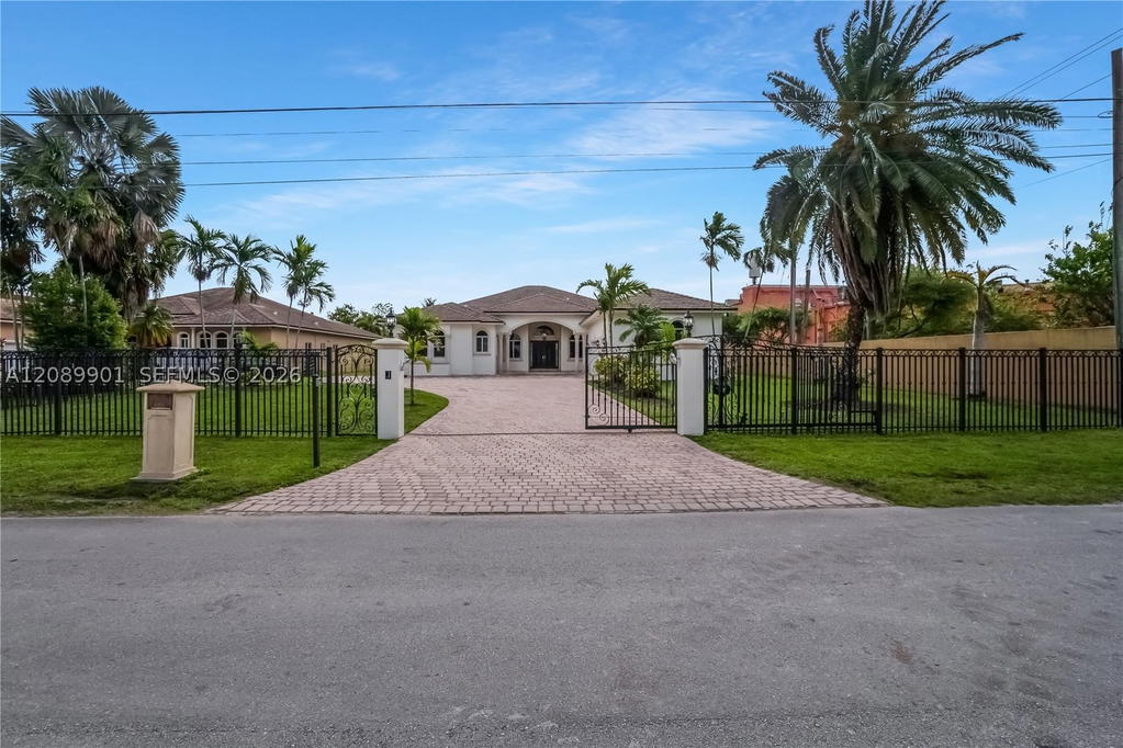Real estate property located at 4025 128th Ave, Miami-dade, J G Heads Farms Unit A, Miami, FL