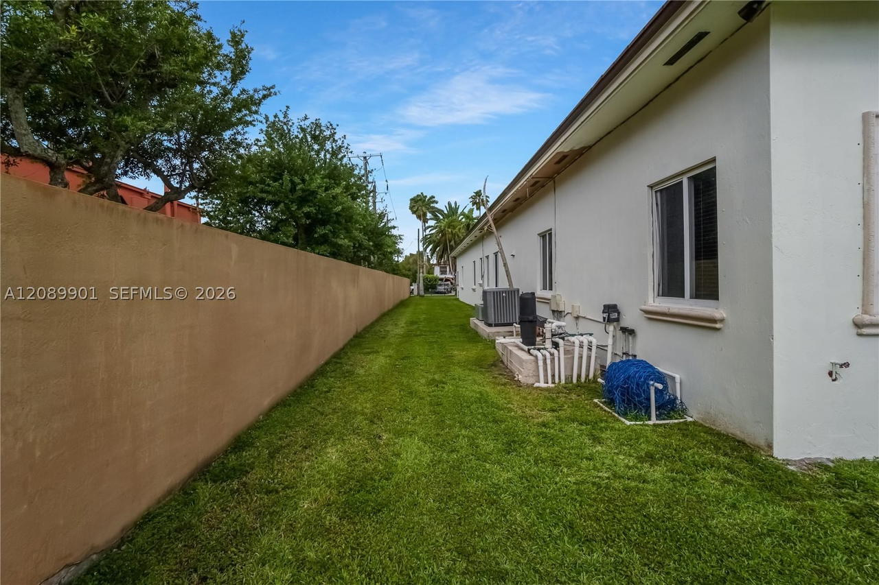 Real estate property located at 4025 128th Ave, Miami-dade, J G Heads Farms Unit A, Miami, FL
