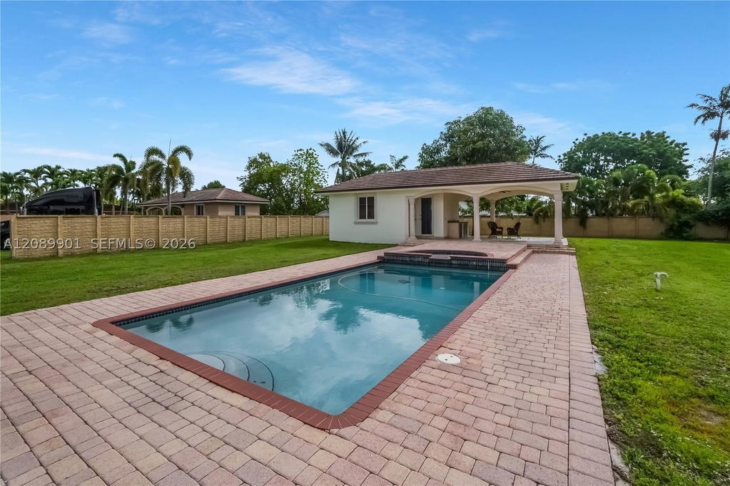 Real estate property located at 4025 128th Ave, Miami-dade, J G Heads Farms Unit A, Miami, FL