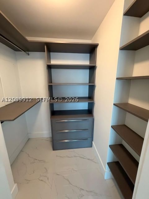 Real estate property located at 650 32nd St #4406, Miami-dade, Paraiso Bay Condo, Miami, FL