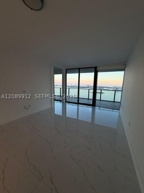 Real estate property located at 650 32nd St #4406, Miami-dade, Paraiso Bay Condo, Miami, FL