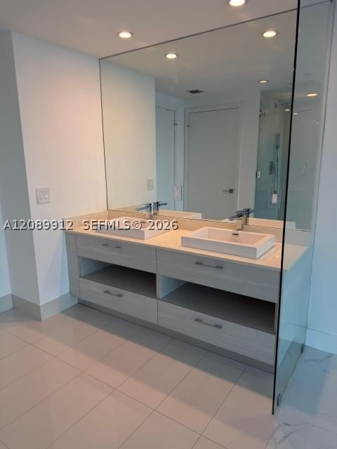 Real estate property located at 650 32nd St #4406, Miami-dade, Paraiso Bay Condo, Miami, FL