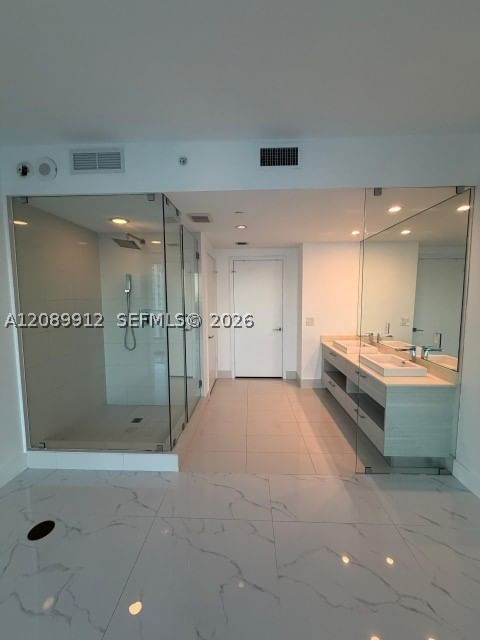 Real estate property located at 650 32nd St #4406, Miami-dade, Paraiso Bay Condo, Miami, FL