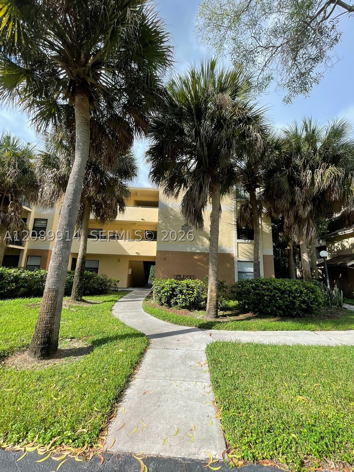 Real estate property located at 9999 Summerbreeze Dr #413, Broward, Summerbreeze Condo, Sunrise, FL