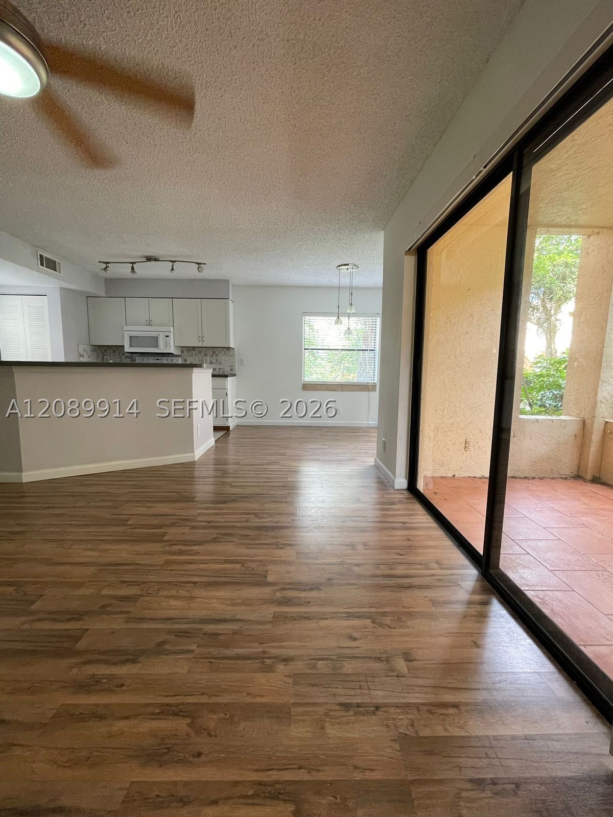 Real estate property located at 9999 Summerbreeze Dr #413, Broward, Summerbreeze Condo, Sunrise, FL
