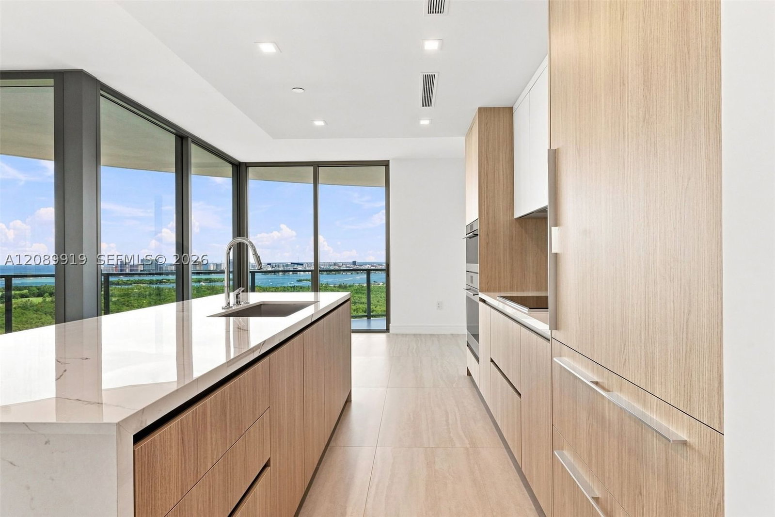 Real estate property located at 2411 Laguna Cir #2301, Miami-dade, One Park Tower, North Miami, FL