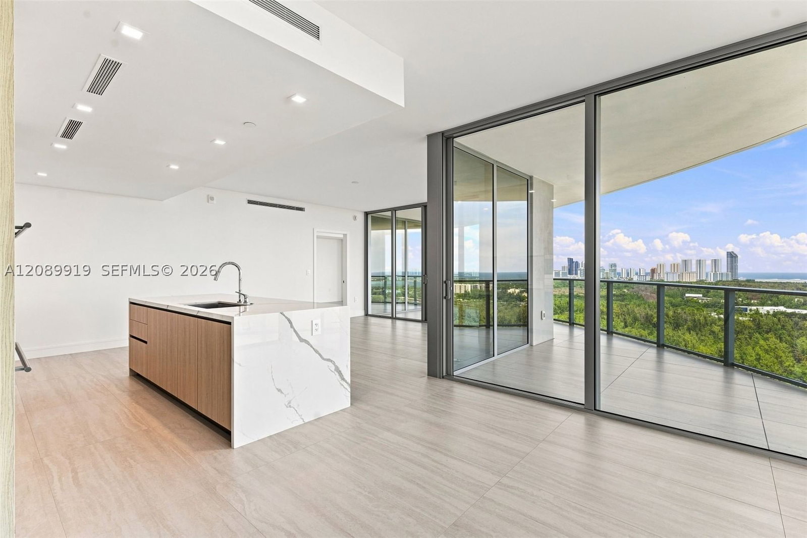 Real estate property located at 2411 Laguna Cir #2301, Miami-dade, One Park Tower, North Miami, FL