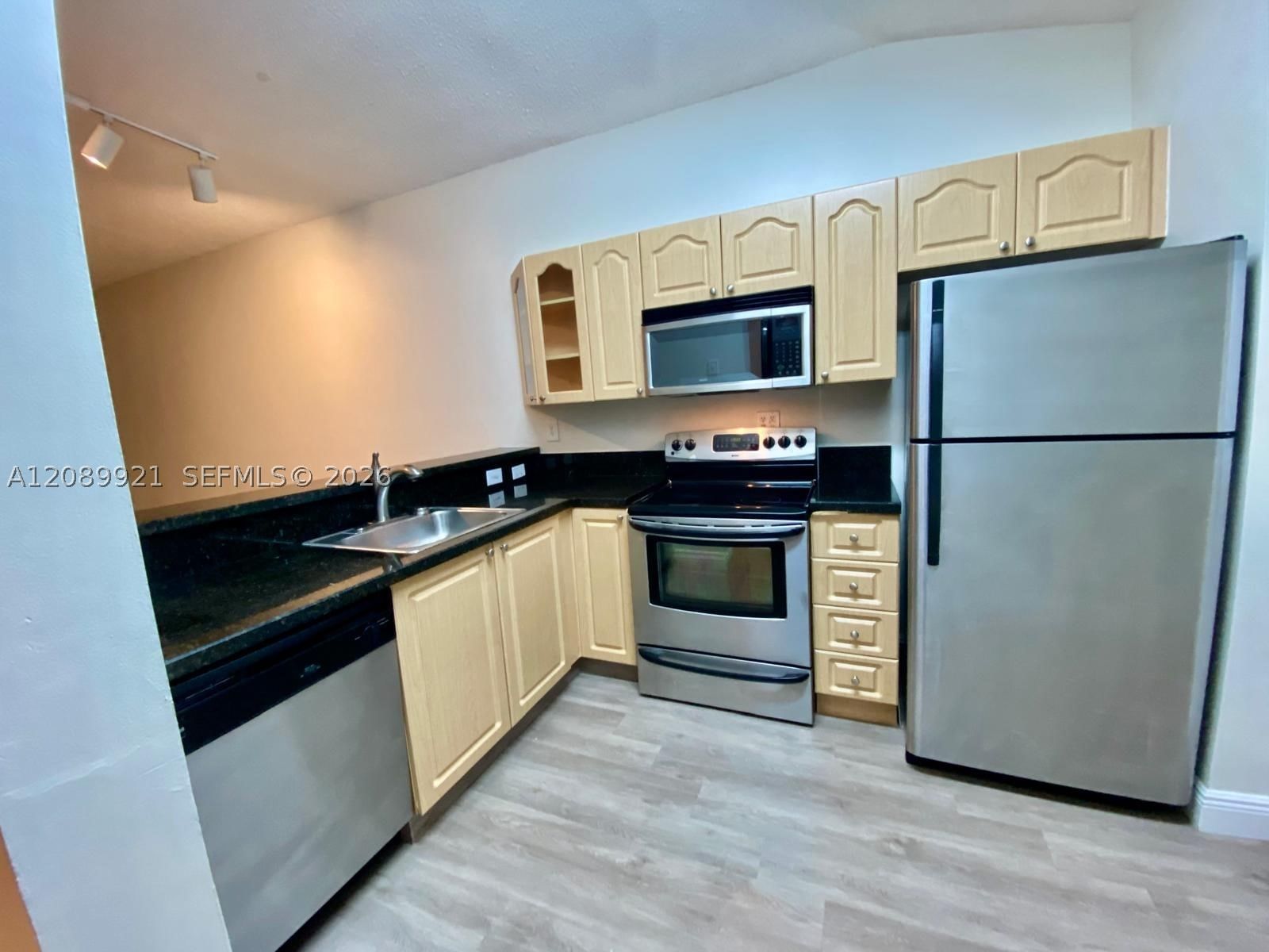 Real estate property located at 9897 Nob Hill Ln #9897, Broward, Villas De Venezia Condo, Sunrise, FL