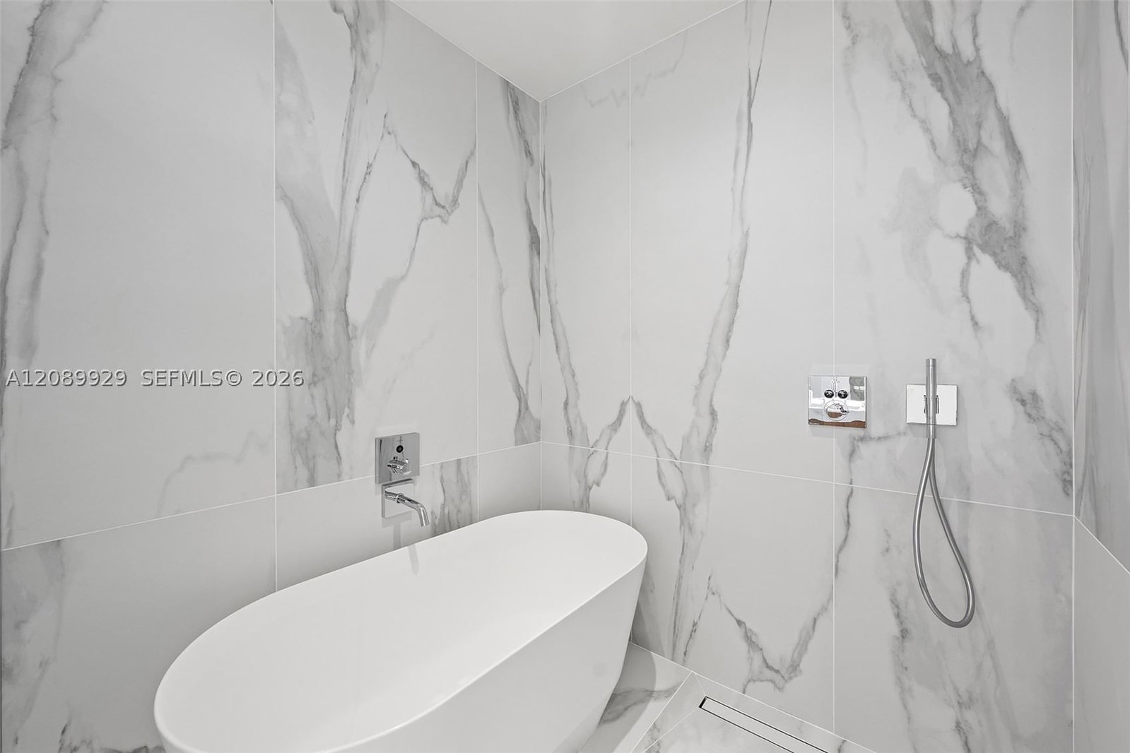 Real estate property located at 1400 Biscayne Blvd #609, Miami-dade, Casa Bella, Miami, FL