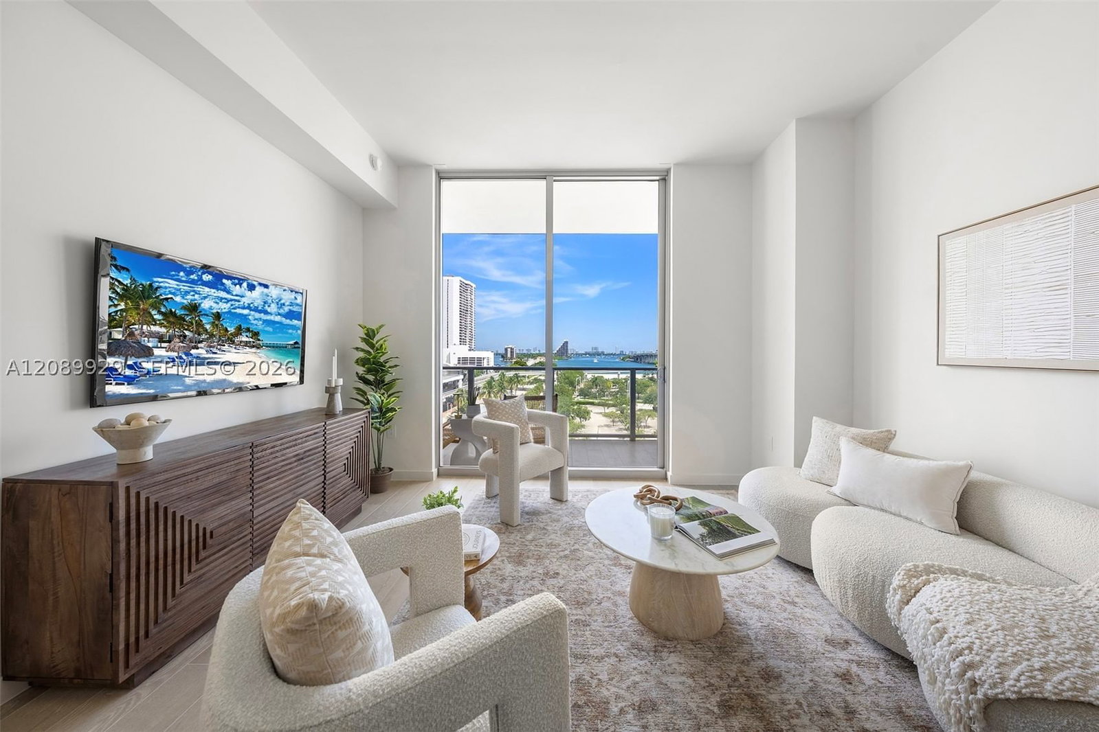Real estate property located at 1400 Biscayne Blvd #609, Miami-dade, Casa Bella, Miami, FL