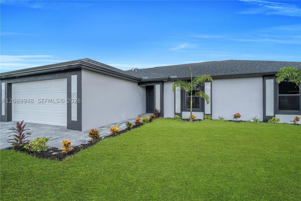 Real estate property located at 2124 ne 16th pl, Lee, Cape Coral Unit 33, Cape Coral, FL