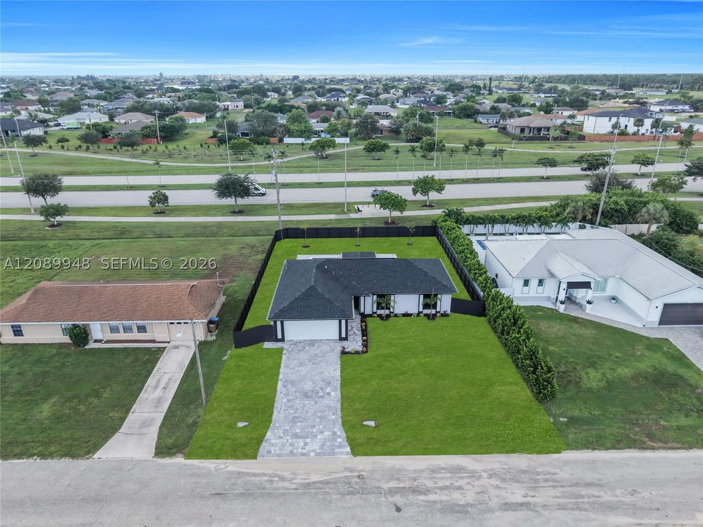 Real estate property located at 2124 ne 16th pl, Lee, Cape Coral Unit 33, Cape Coral, FL