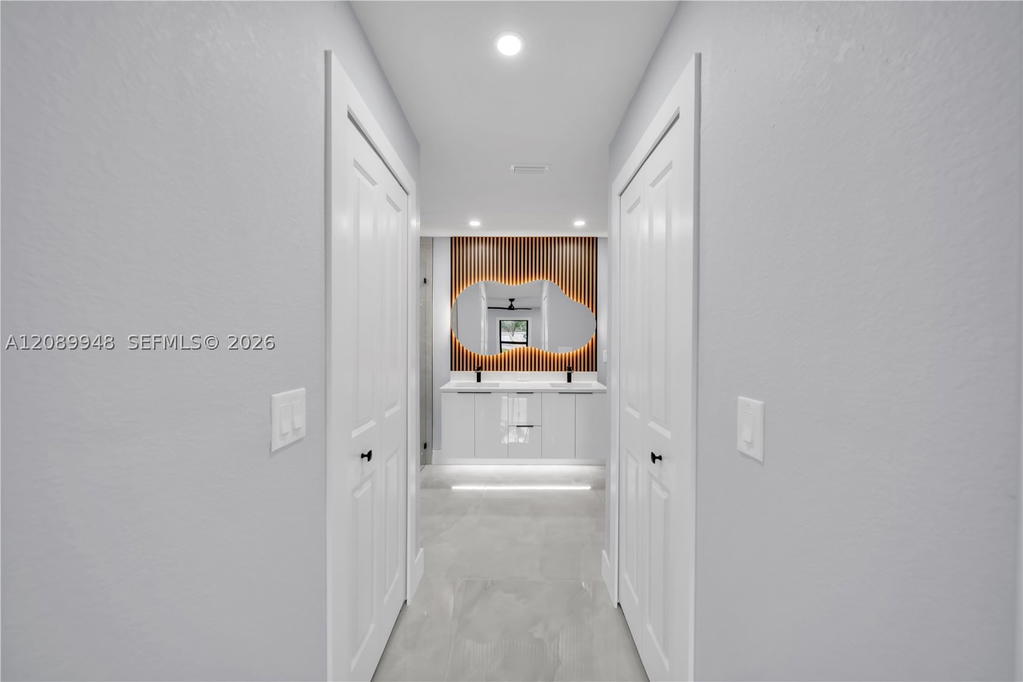Real estate property located at 2124 ne 16th pl, Lee, Cape Coral Unit 33, Cape Coral, FL