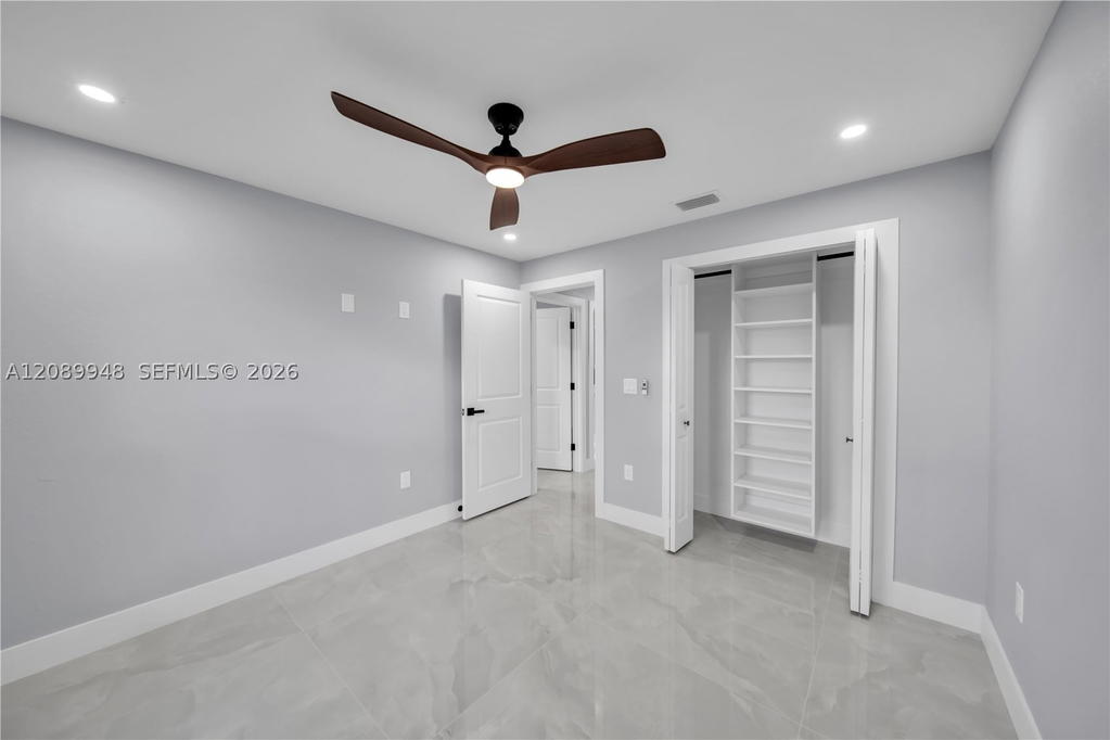 Real estate property located at 2124 ne 16th pl, Lee, Cape Coral Unit 33, Cape Coral, FL