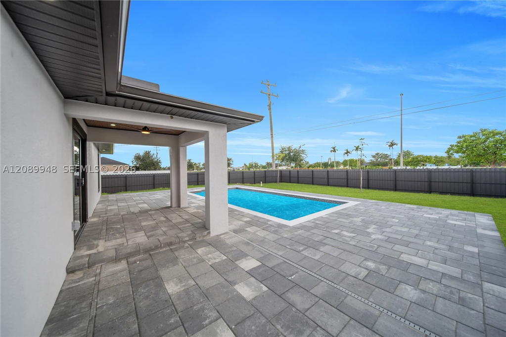 Real estate property located at 2124 ne 16th pl, Lee, Cape Coral Unit 33, Cape Coral, FL