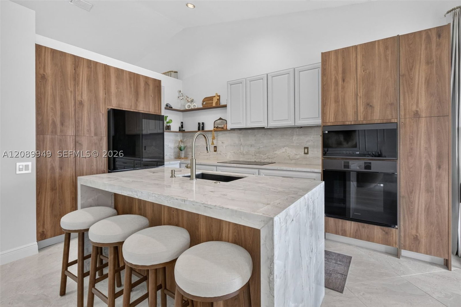 Real estate property located at 820 Falling Water Rd, Broward, Sector 4 North, Weston, FL