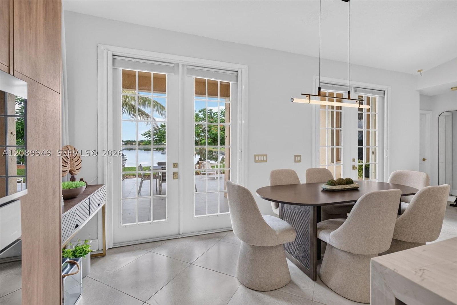 Real estate property located at 820 Falling Water Rd, Broward, Sector 4 North, Weston, FL