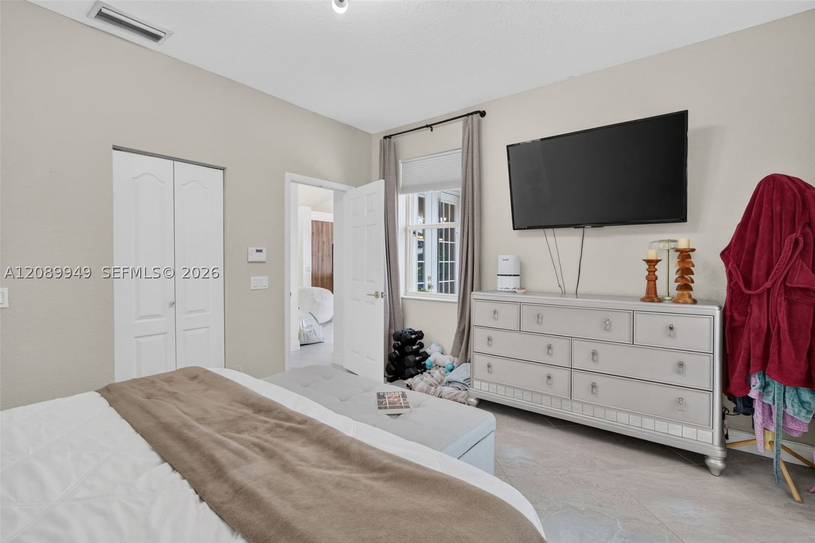 Real estate property located at 820 Falling Water Rd, Broward, Sector 4 North, Weston, FL