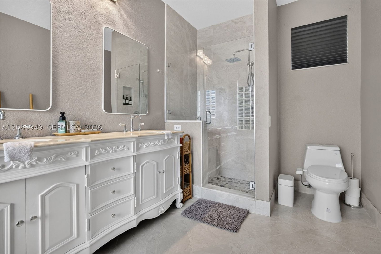 Real estate property located at 820 Falling Water Rd, Broward, Sector 4 North, Weston, FL