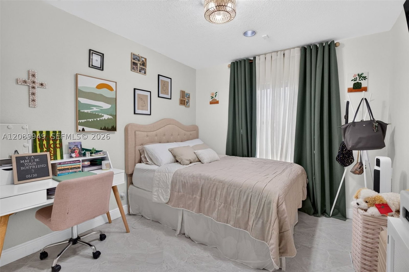 Real estate property located at 820 Falling Water Rd, Broward, Sector 4 North, Weston, FL