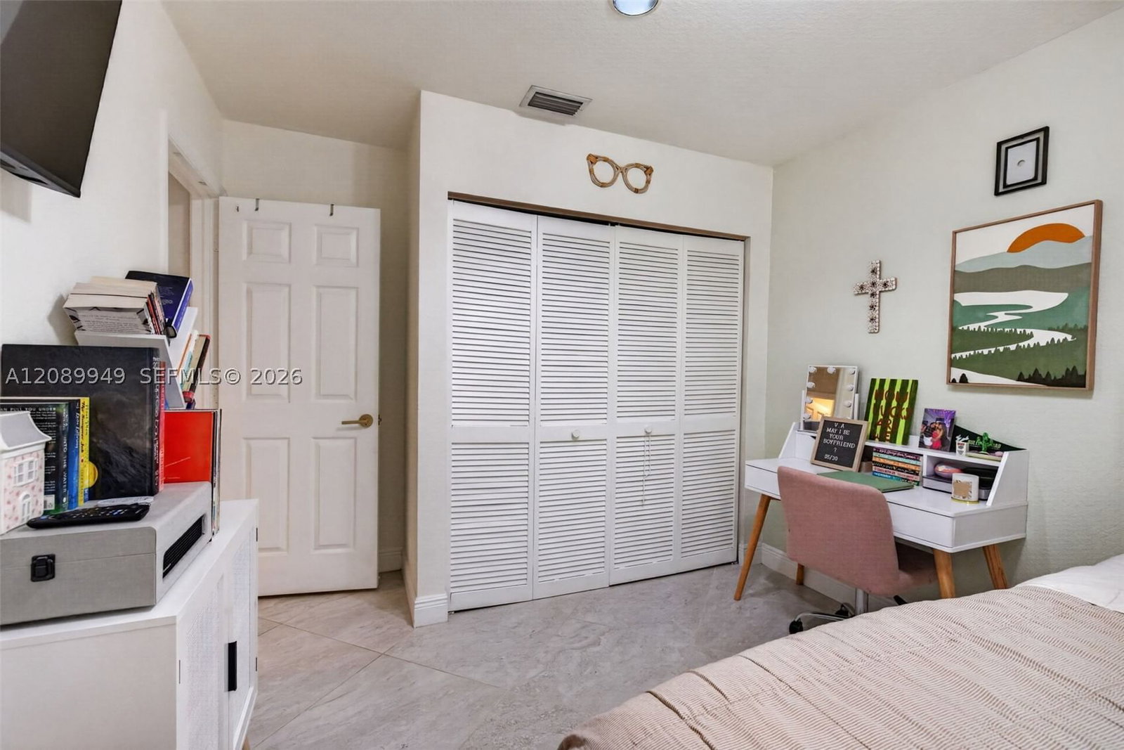 Real estate property located at 820 Falling Water Rd, Broward, Sector 4 North, Weston, FL